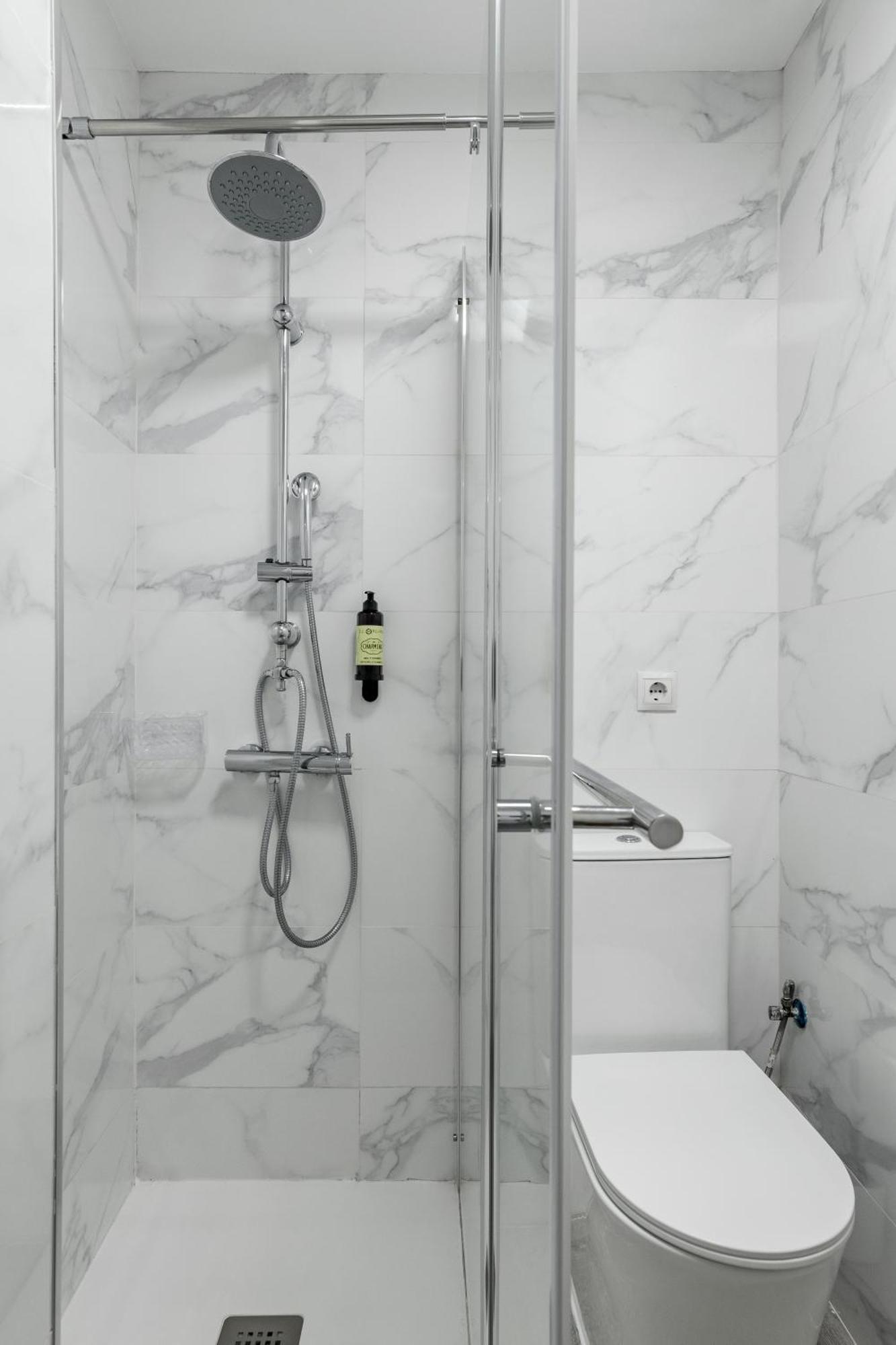 Apartament Charming Lucero Madryt Zewnętrze zdjęcie