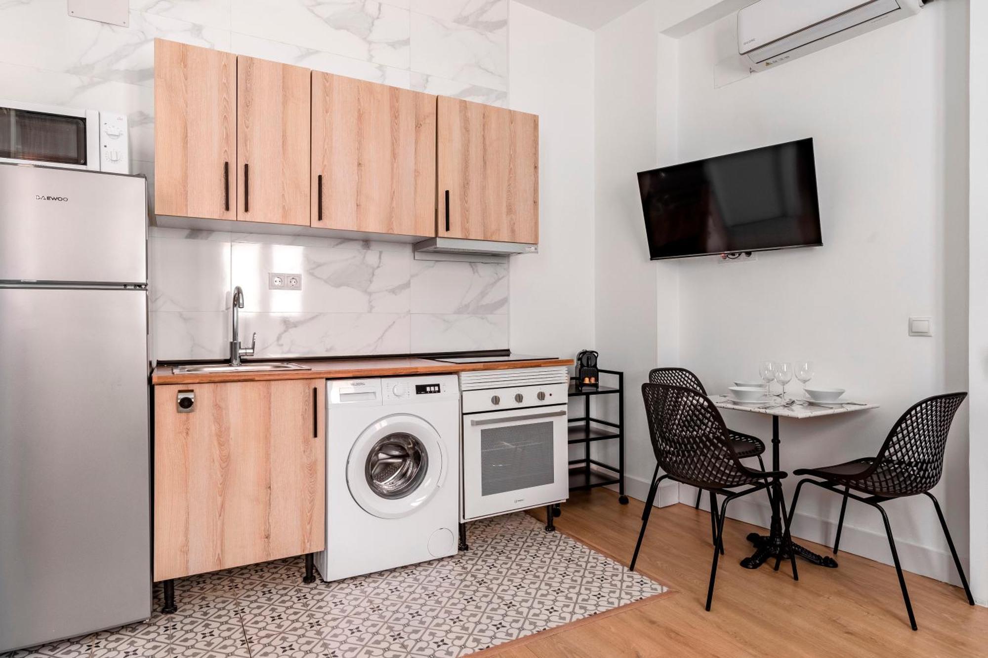Apartament Charming Lucero Madryt Zewnętrze zdjęcie